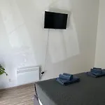 아파트 Poolside