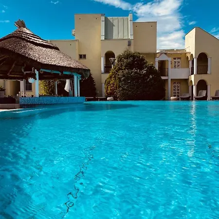 Апартаменты Poolside